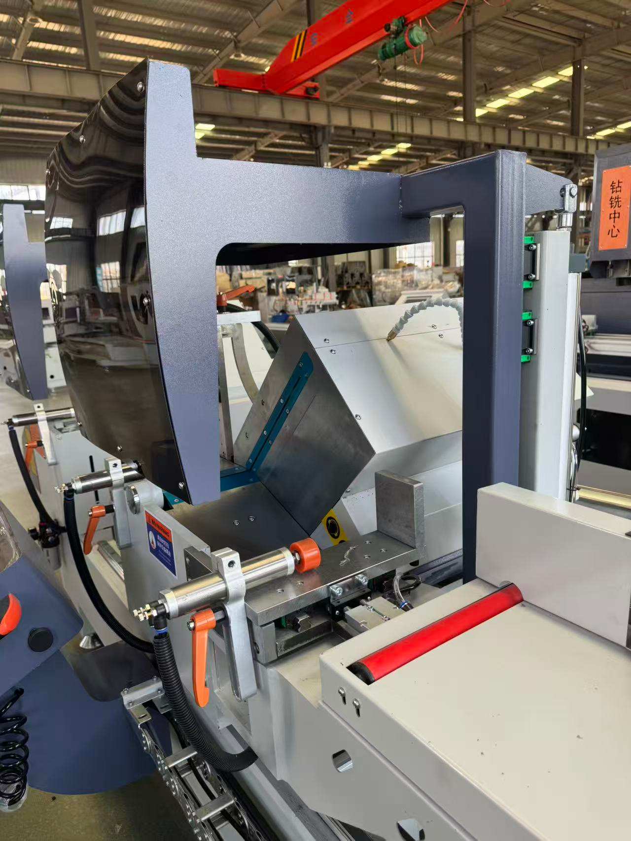 550 CNC အပြင်ဖက် Swing High-Volume ထုတ်လုပ်မှု Miter Saw၊ 45°/90°