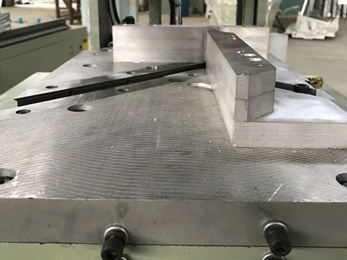 Three Head Seamless Welding Machine for PVC Doors and Windows