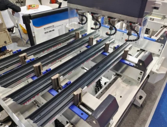 တိကျသော 4-Head CNC အလူမီနီယံ နံရံတူးစက်